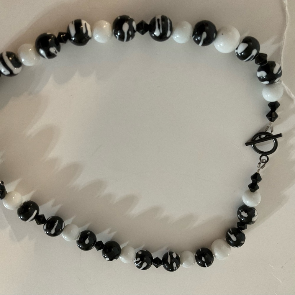 Hand Crafted Necklace Bracelet Black & White Floral Hearts Striped Beads - Picture 6 of 9